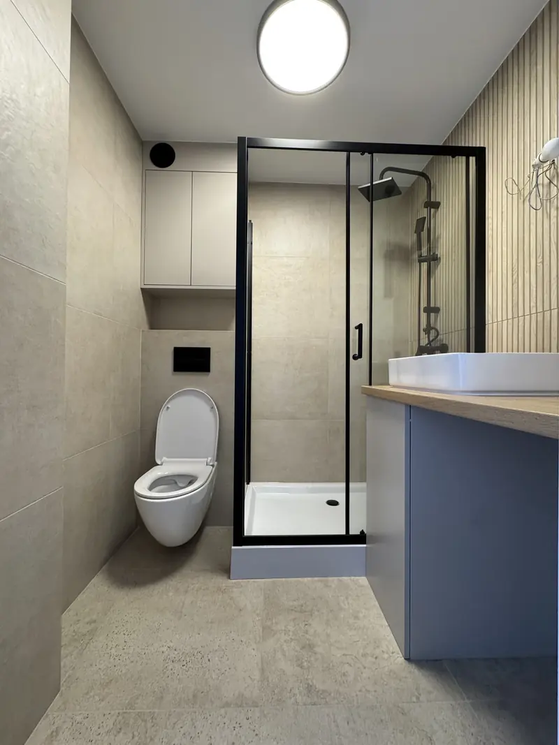 Łazienka przed home stagingiem